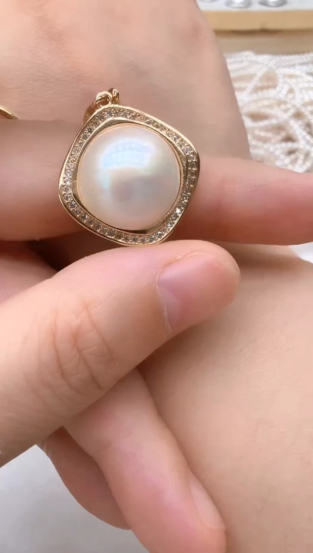 合金拼合珍珠（马贝珠）颈饰金色四方