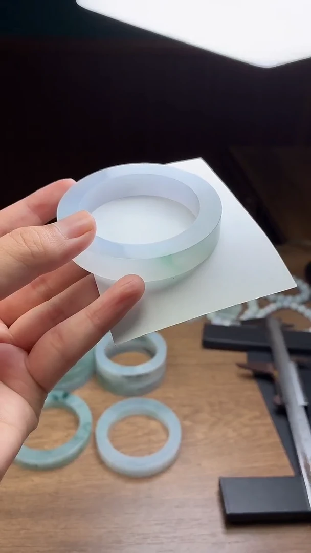 未镶嵌手镯定制翡翠北****险定制