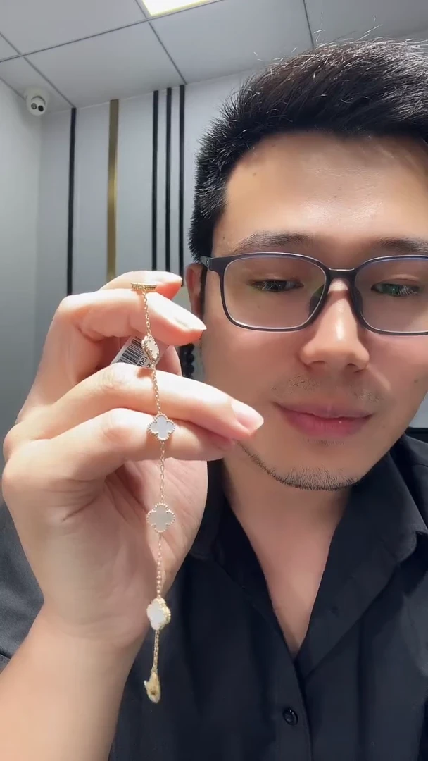 18K金镶嵌贝壳（贝母）手链白色k黄，小号五花手链
