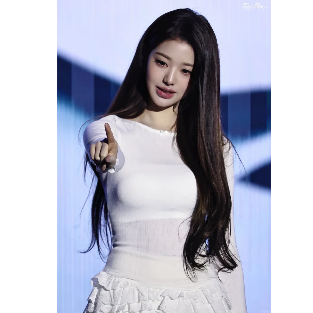 【张元英同款】白色蕾丝拼接蛋糕连衣裙女秋冬新款长袖修身打底短裙