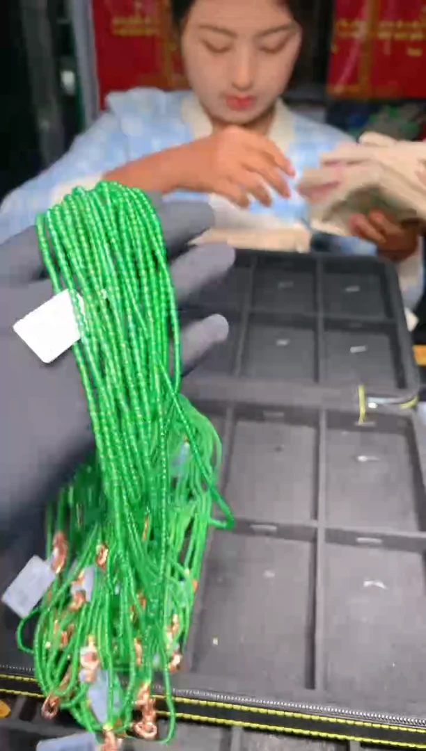 【闪购商品】定制翡翠未镶嵌68定制翡翠-多样性发货（发其一）