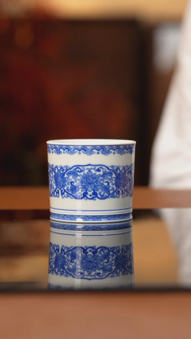 杯看山柴窑青花缠枝