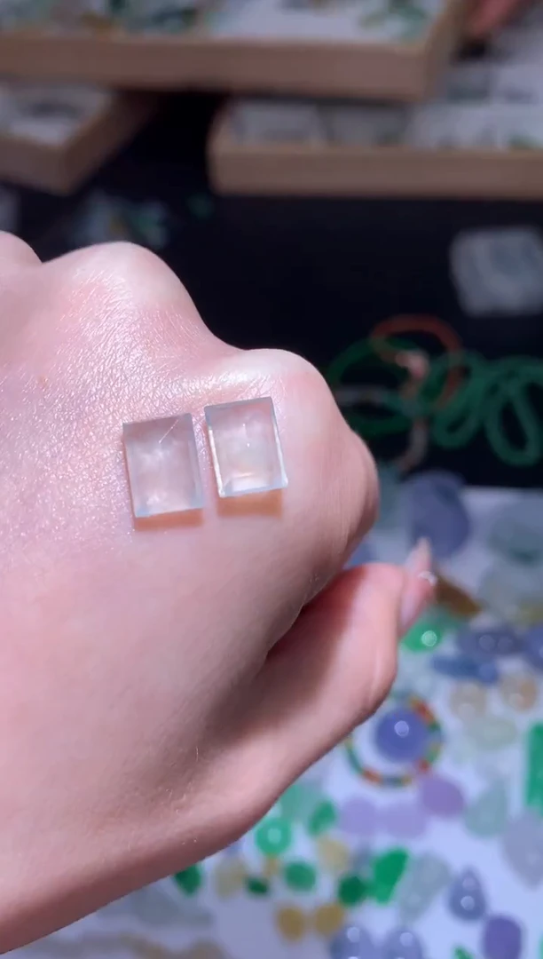 未镶嵌定制翡翠一对