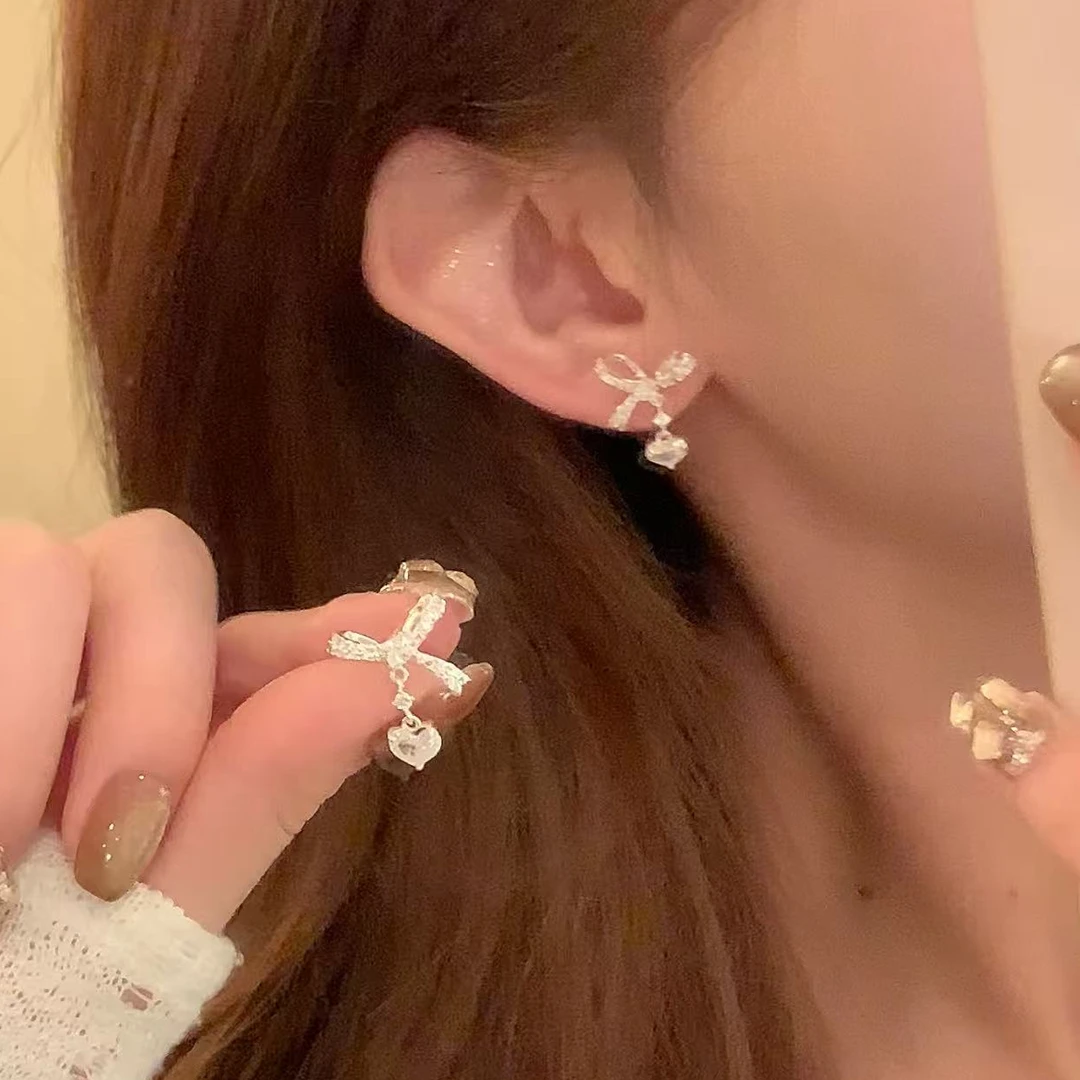 铜合金锆石耳饰 早秋轻奢韩系闪锆蝴蝶结爱心耳环女气质耳针耳饰