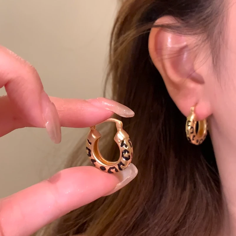 铜合金耳饰 秋冬轻奢复古时髦豹纹耳扣女气质韩系耳环耳饰2025