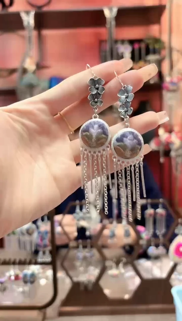 织绣云织谣民族风精美饰品 659