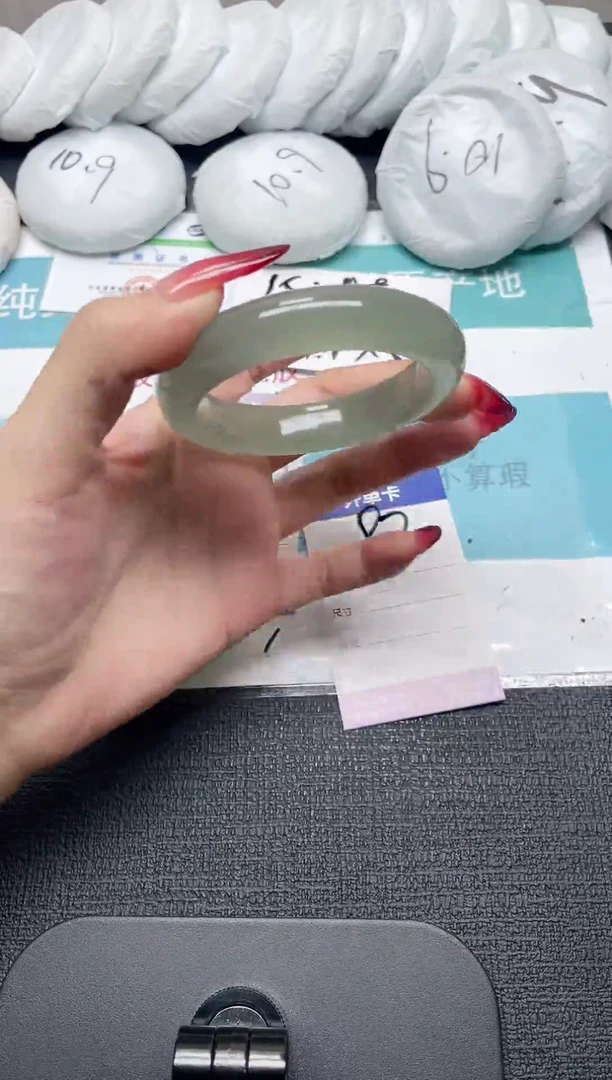 未镶嵌手镯石英质玉97-56