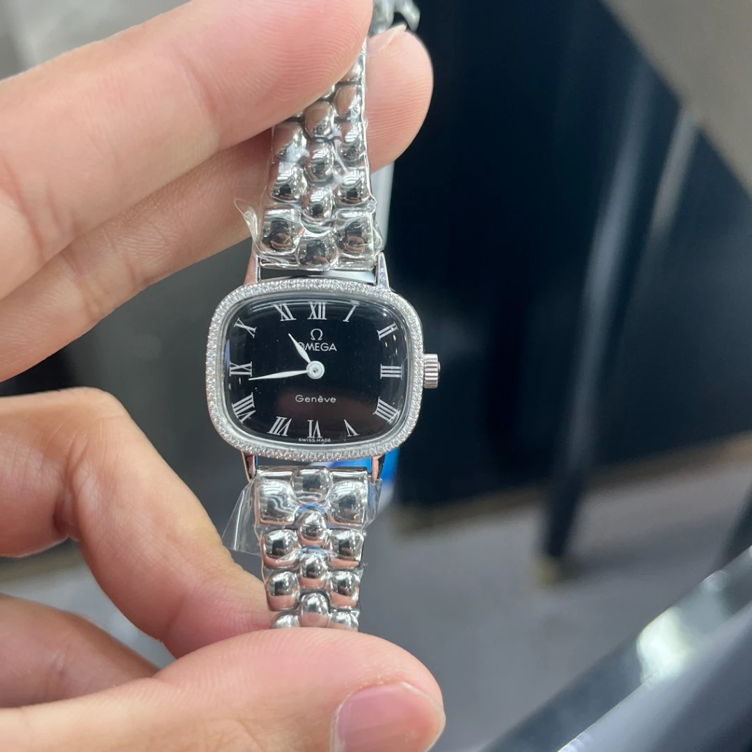 95新 Omega/欧米茄  手动机械后钻20.5*24.5mm/公价32999/wh9645