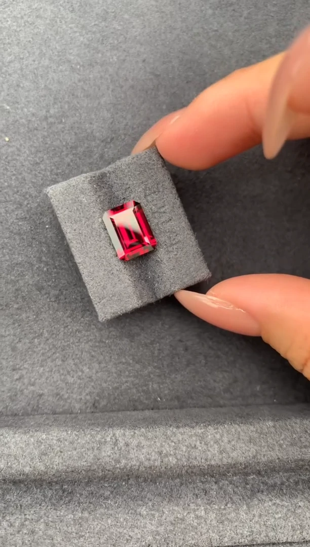 未镶嵌珠宝半成品石榴石4.7ct镁铝榴石  FH  定制