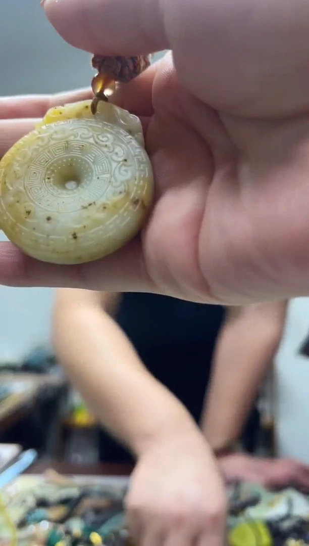 未镶嵌岫玉吊坠·