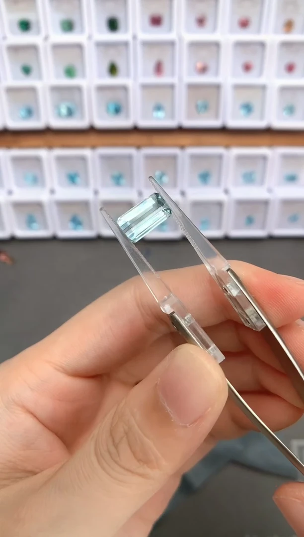 未镶嵌裸石定制海蓝宝石2.27ct