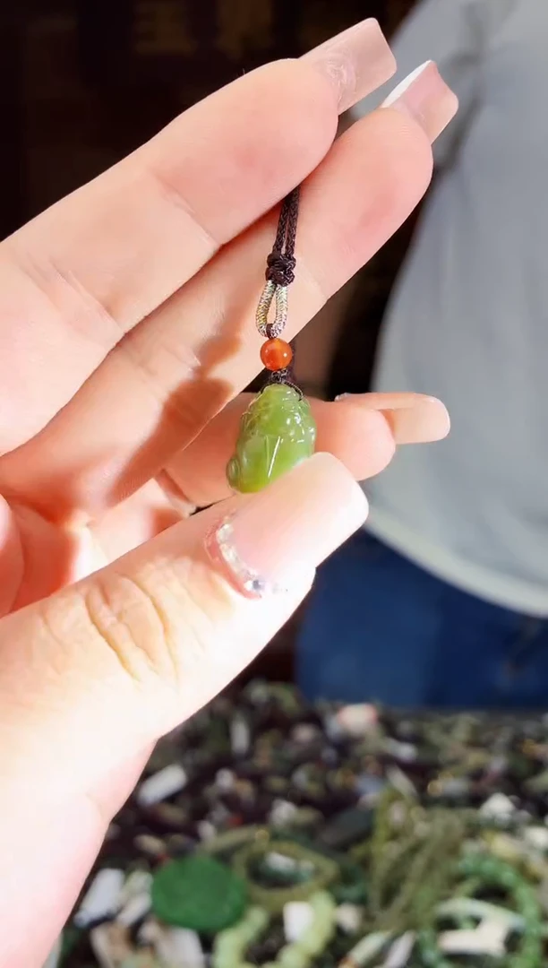 和田玉未镶嵌颈饰拍一发一