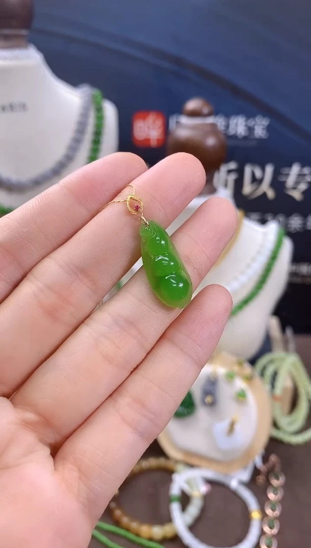 和田玉18K金镶嵌颈饰cg