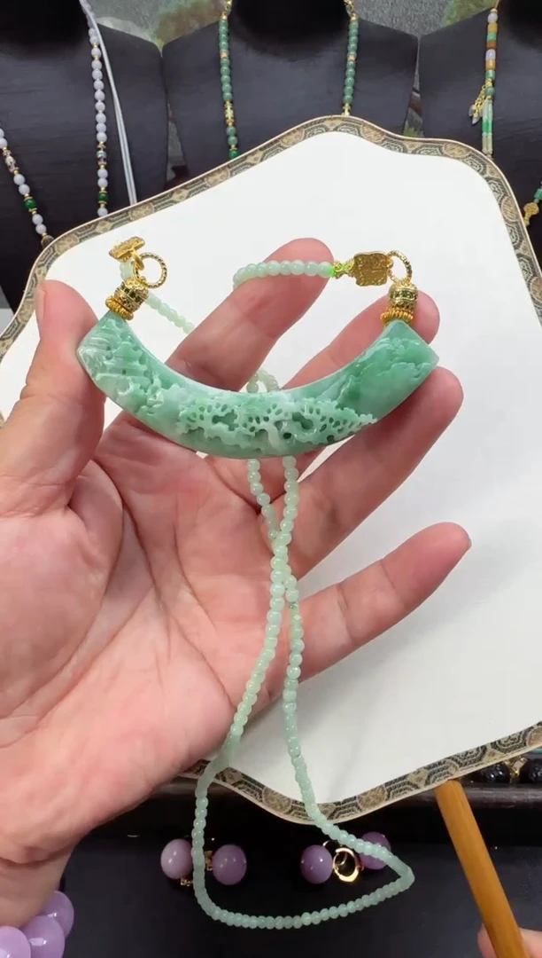 【闪购商品】翡翠颈饰未镶嵌拍照