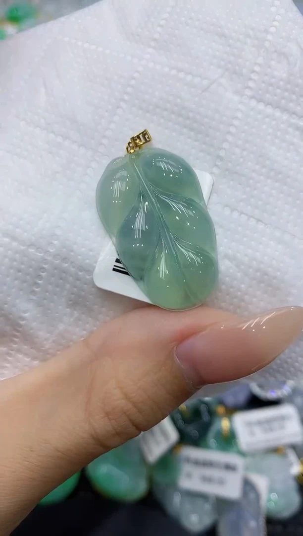 颈饰18K金镶嵌翡翠111111111111