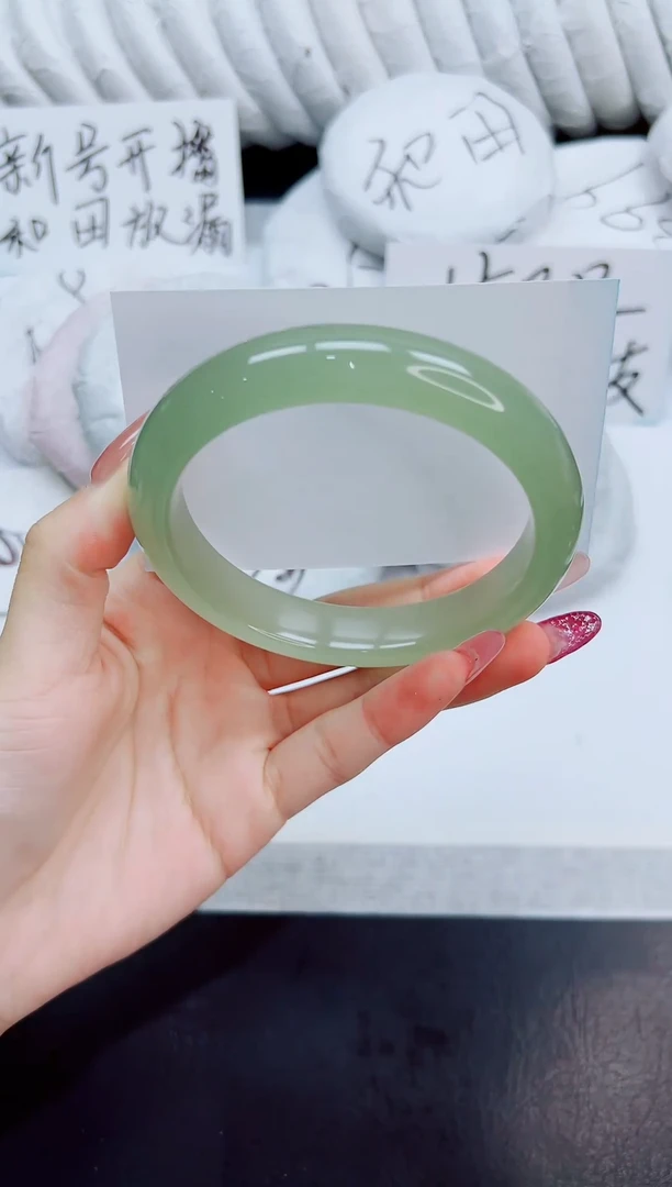 未镶嵌手镯石英质玉42/63