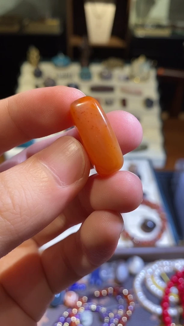 未镶嵌玛瑙/玉髓珠宝奇石千岁 佛眼满朱砂 方形 老汉说 23.4x10.2