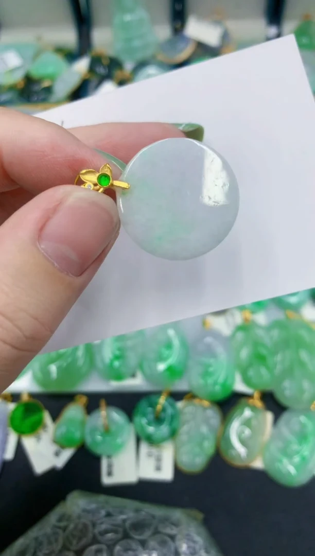 翡翠未镶嵌颈饰111111