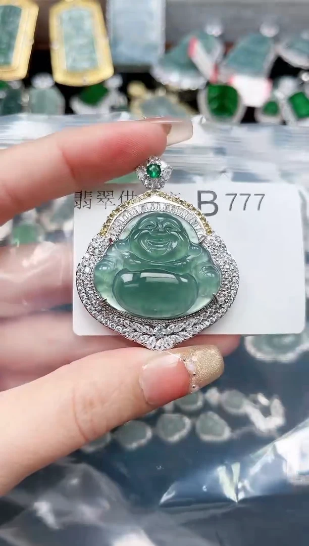 【闪购商品】翡翠颈饰未镶嵌777赠皮绳