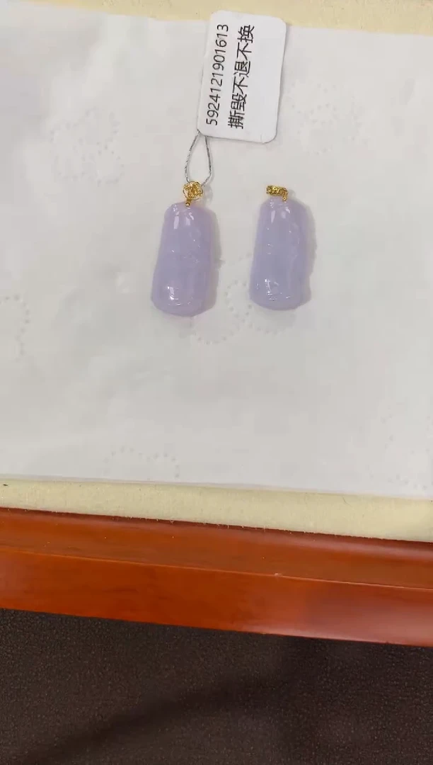 翡翠18K金镶嵌颈饰天然缅甸a货翡翠(多样性发其一)