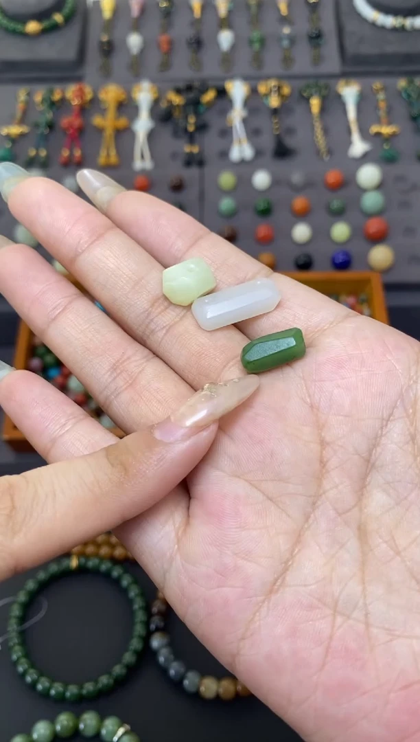 未镶嵌和田玉挂件随形多样性发货拍一发一