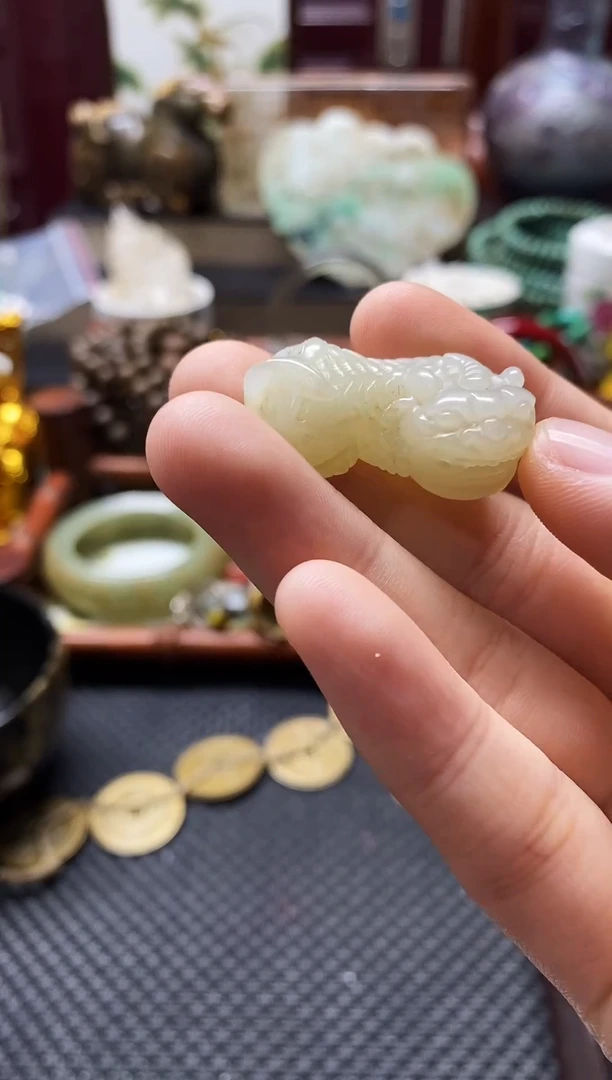 未镶嵌和田玉挂件貔貅