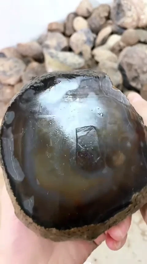 定制玛瑙搬**头原石451850