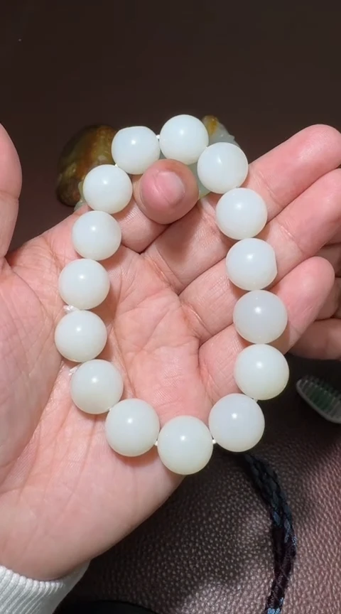 未镶嵌和田玉挂件过**往和田玉