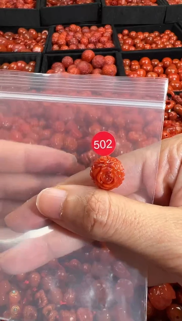 南红玛瑙未镶嵌颈饰1