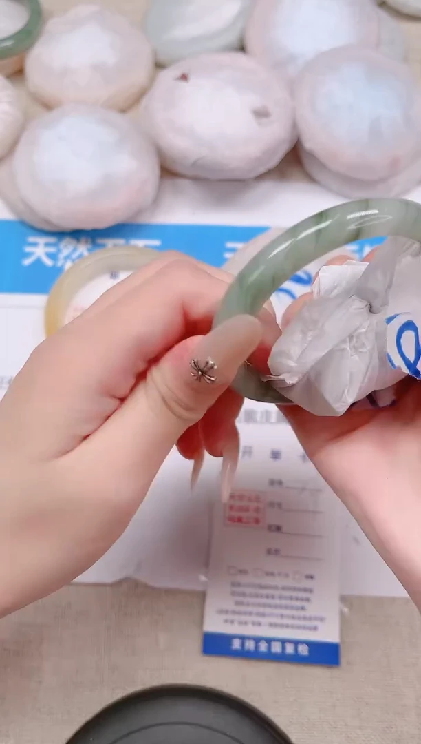 未镶嵌手镯石英质玉229-55