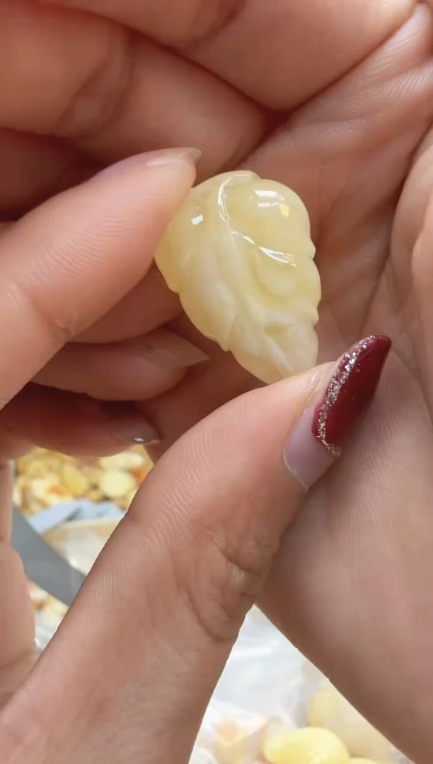【闪购商品】琥珀裸石未镶嵌配饰