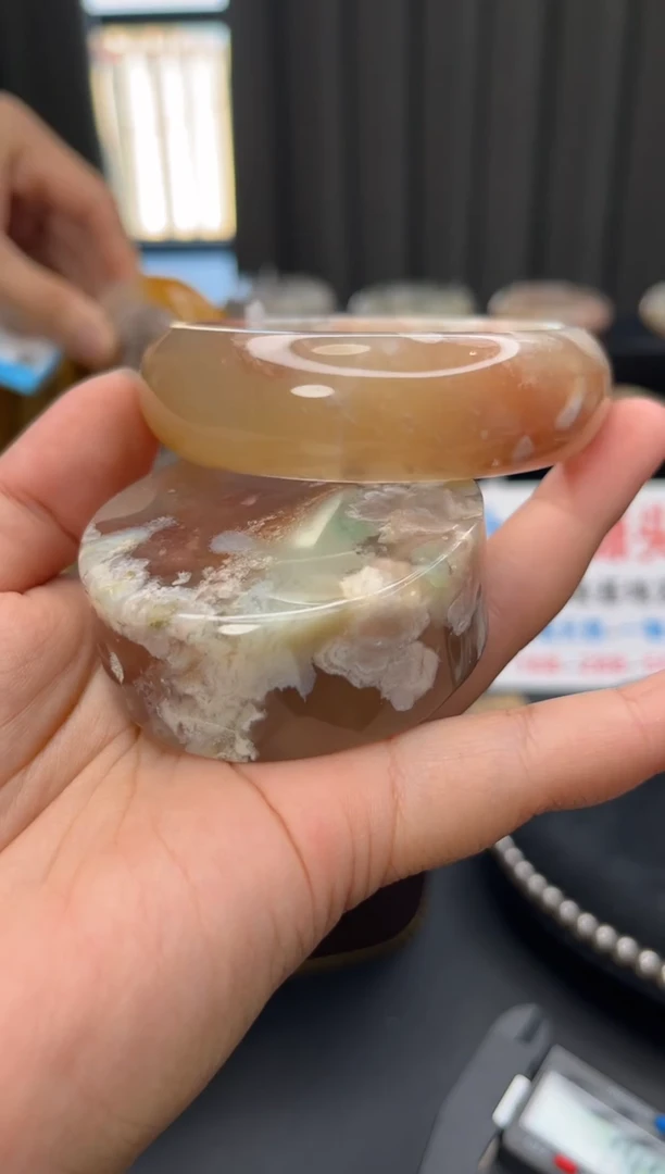 石英质玉手镯未镶嵌赠送镯心（圈口58