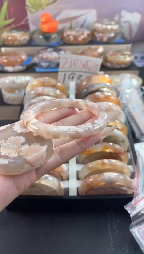 未镶嵌手镯石英质玉59