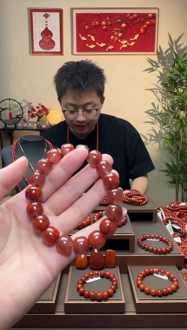 南红玛瑙手串未镶嵌一条12mm+ 多样性发货