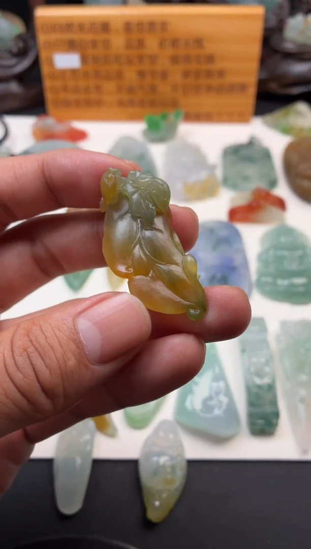 未镶嵌定制翡翠翡翠