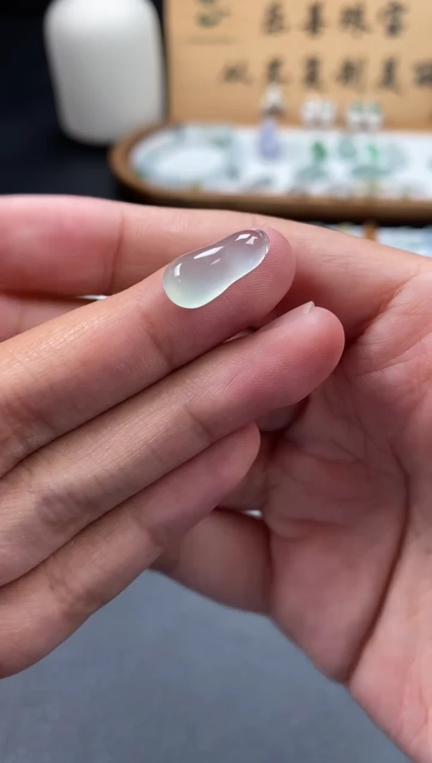 翡翠未镶嵌颈饰翡翠冰种福瓜
