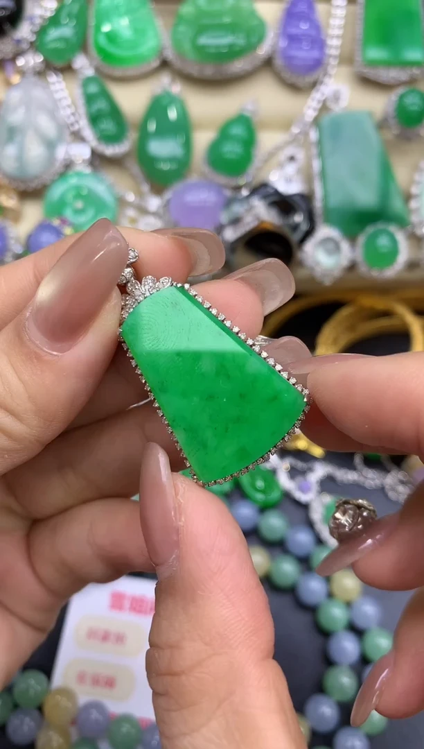 颈饰18K金镶嵌翡翠467-中国好珍宝