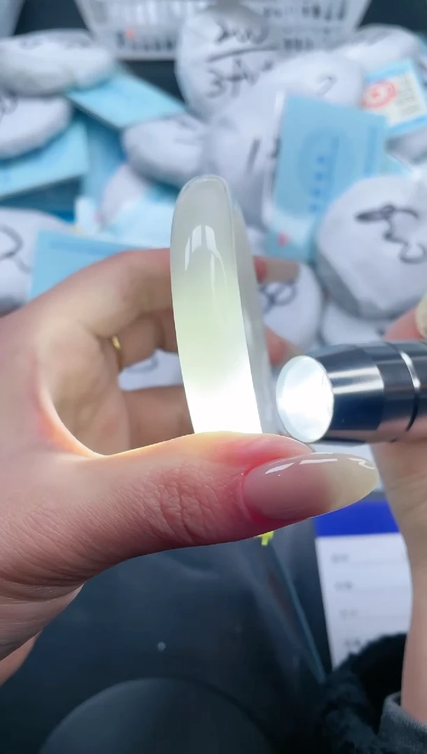 【闪购商品】和田玉手镯未镶嵌17V344-61