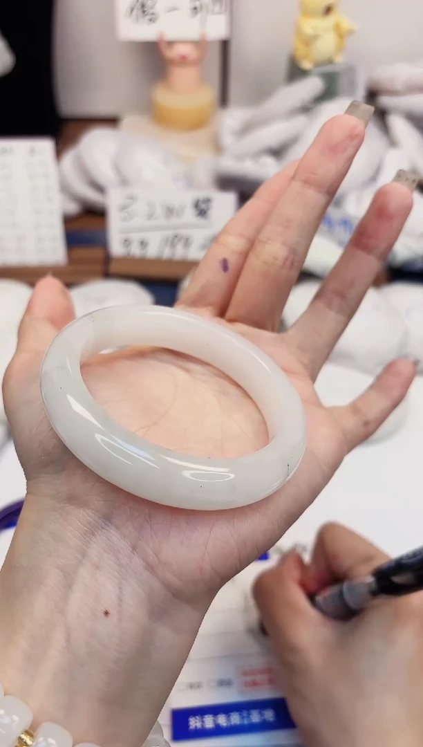 【闪购商品】石英质玉手镯未镶嵌250-天山翠-圈口54