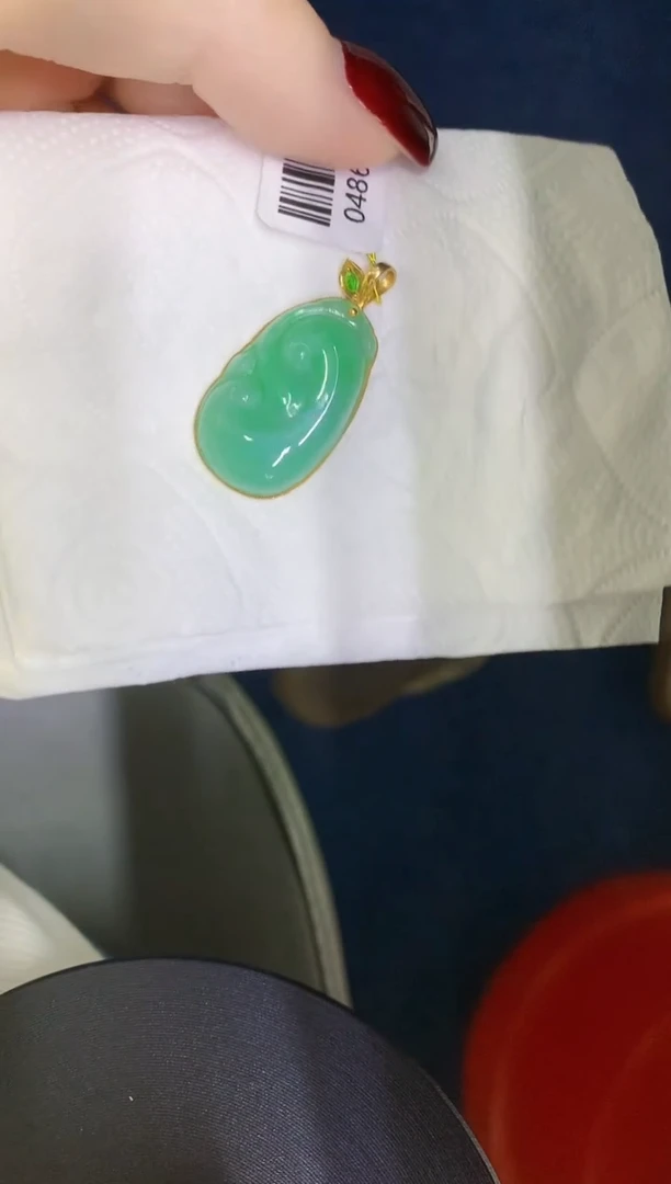 颈饰18K金镶嵌翡翠缅甸天然翡翠a货