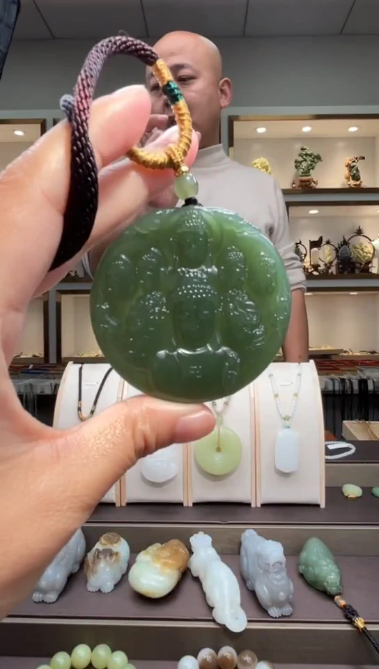 颈饰未镶嵌和田玉苏