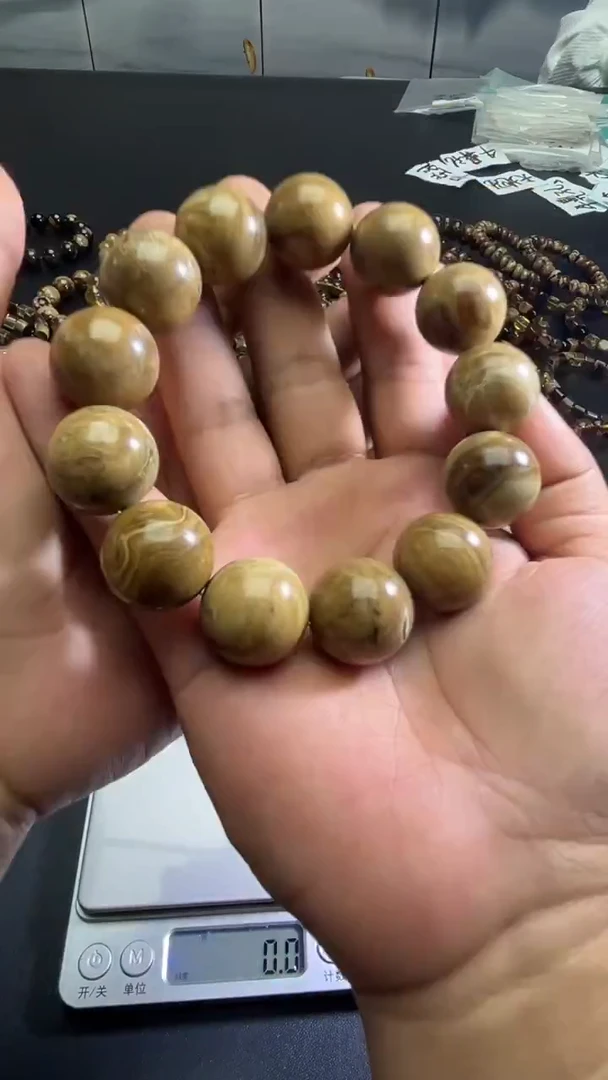 裸石琥珀未镶嵌39