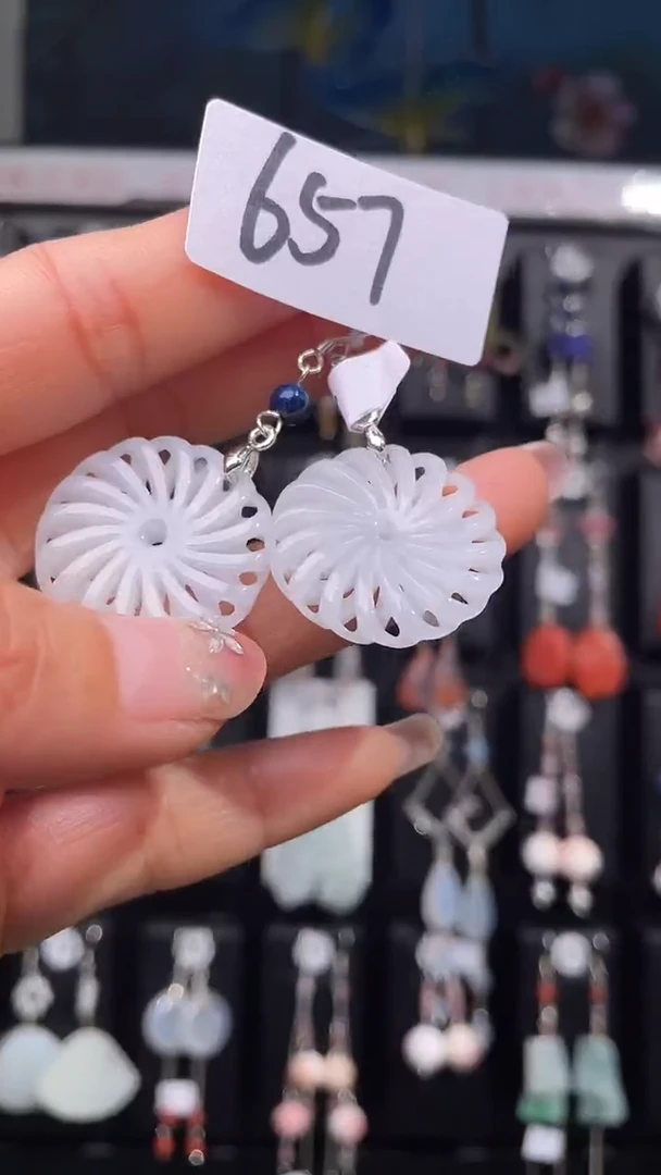 未镶嵌翡翠耳饰喜欢拍