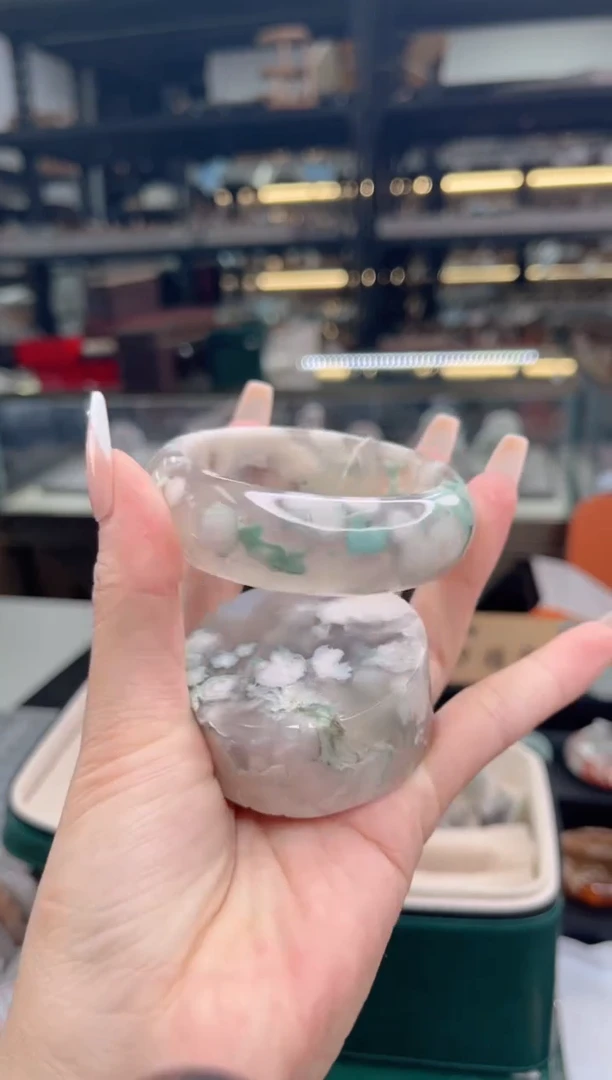 石英质玉手镯未镶嵌尘*丷圈口（赠品镯心）