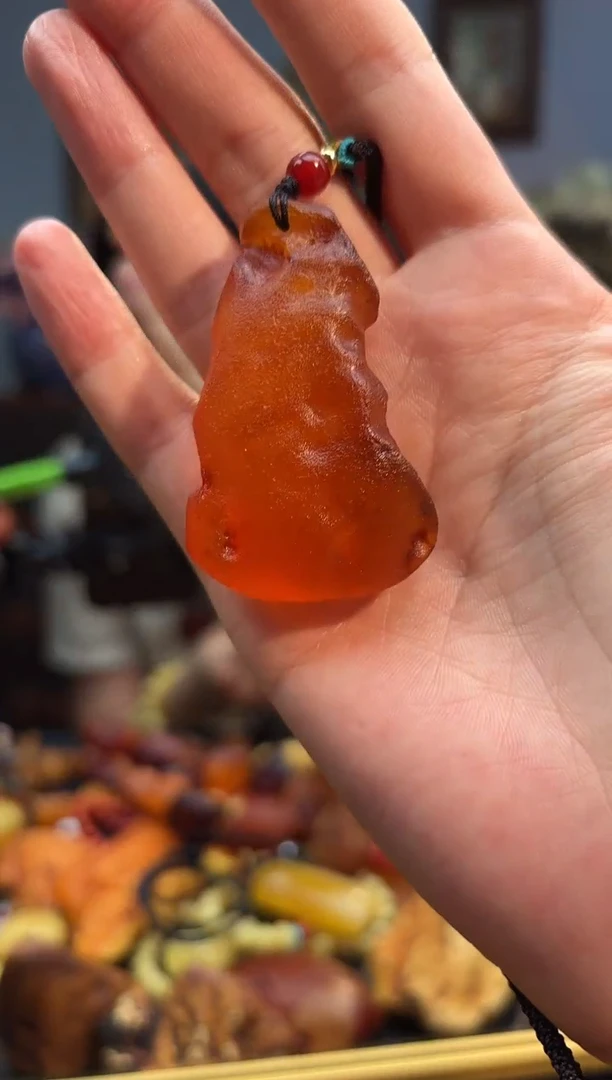琥珀颈饰未镶嵌吊坠