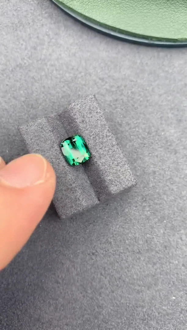 【闪购商品】碧玺裸石未镶嵌2ct   绿碧玺