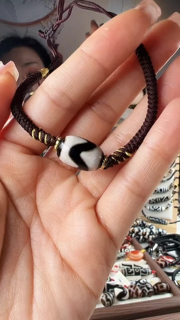 【闪购商品】玛瑙/玉髓颈饰未镶嵌虎牙