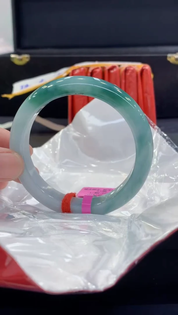 未镶嵌手镯翡翠翡翠手镯