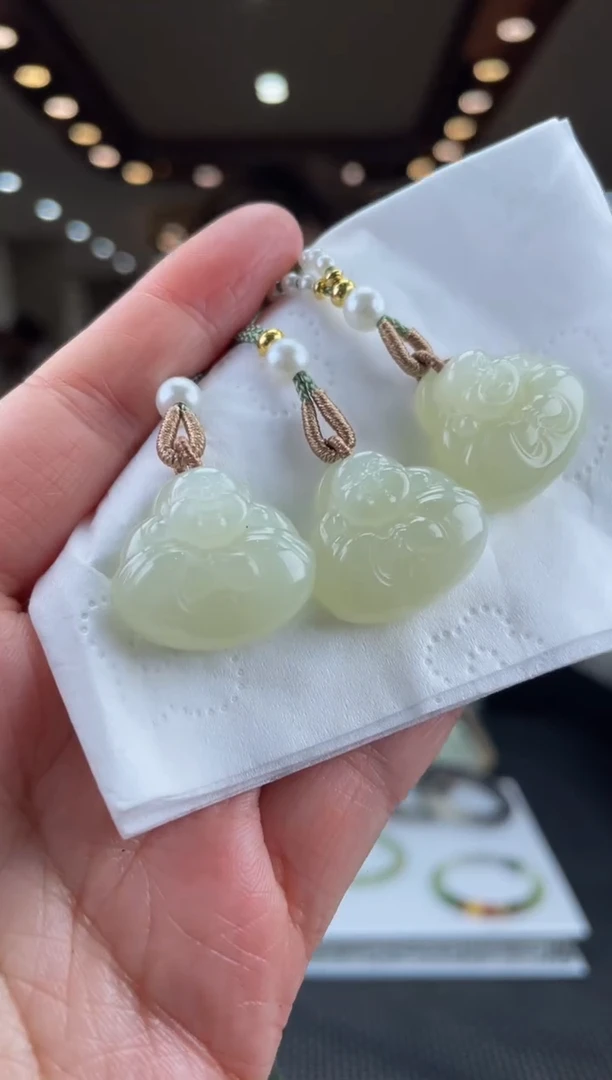 【闪购商品】定制和田玉天然和田玉多样性发其一