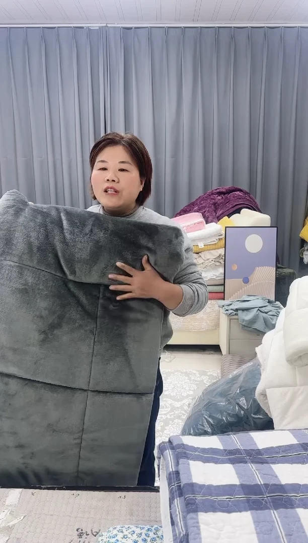 棉灰色绒胖被微瑕